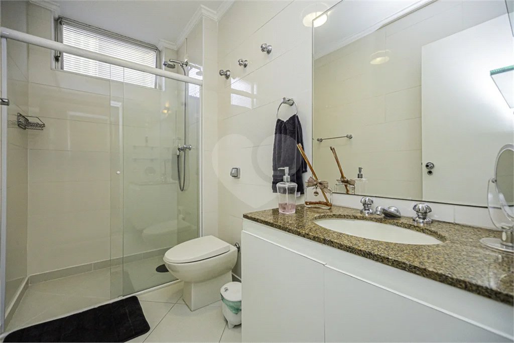 Apartamento á venda em Higienópolis com 212m² 3 dormitórios 1 suíte 2 vagas
