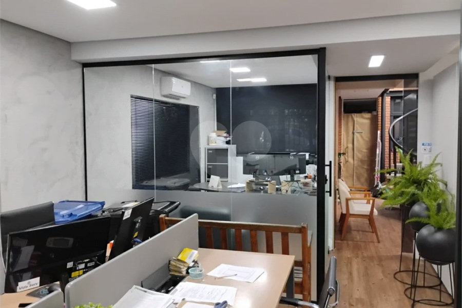 Excelente sobrado/prédio comercial próximo ao Aeroporto de Congonhas!