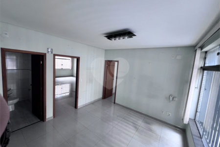 Prédio Comercial de Alto Padrão - 253m², 5 Salas, 5 banheiros , 3 Vagas , à venda na Moóca