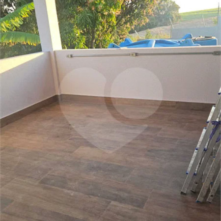 Indaiatuba- condominio Vale das Laranjeiras - Itaici - Terreno 3040,00 ms- construida 220ms - 3 dormitórios, sendo 2 suítes e uma suíte master com closet, além de uma sala ampla com 3 ambientes, Cozinha planejada,, campo de futebol/vôlei, Area de lazer com piscina, espaço gourmet com churrasque