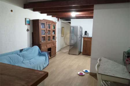 Casa térrea de 90² no Campo Belo com 2 dormitórios e vaga de garagem