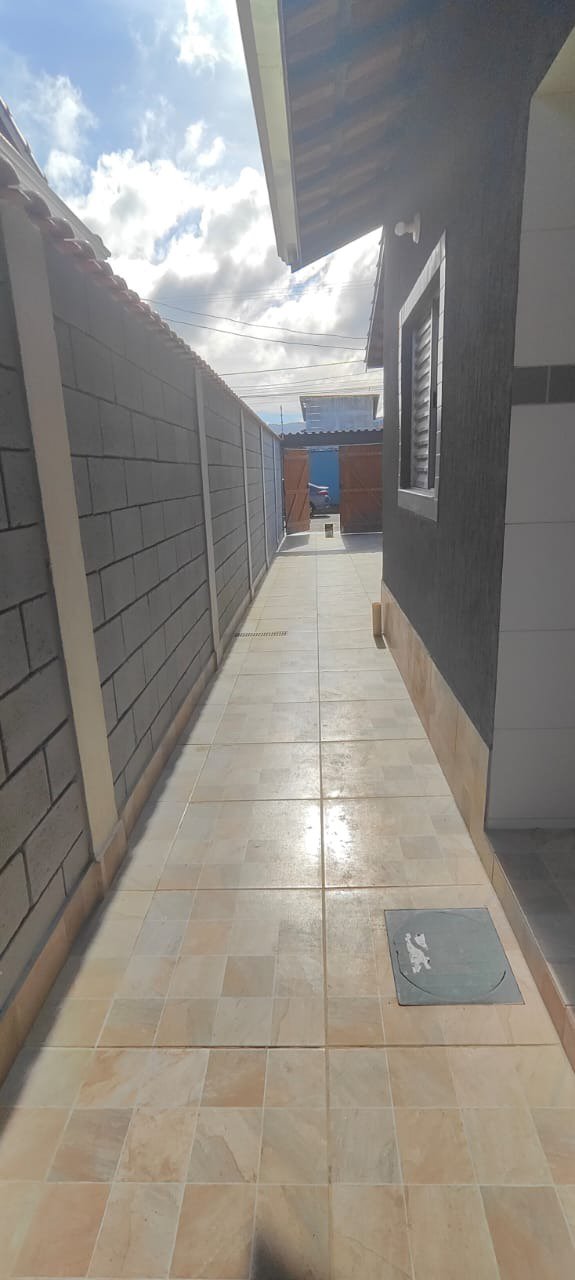 Casa à venda com 2 quartos, sendo 1 suíte, Itanhaém - SP