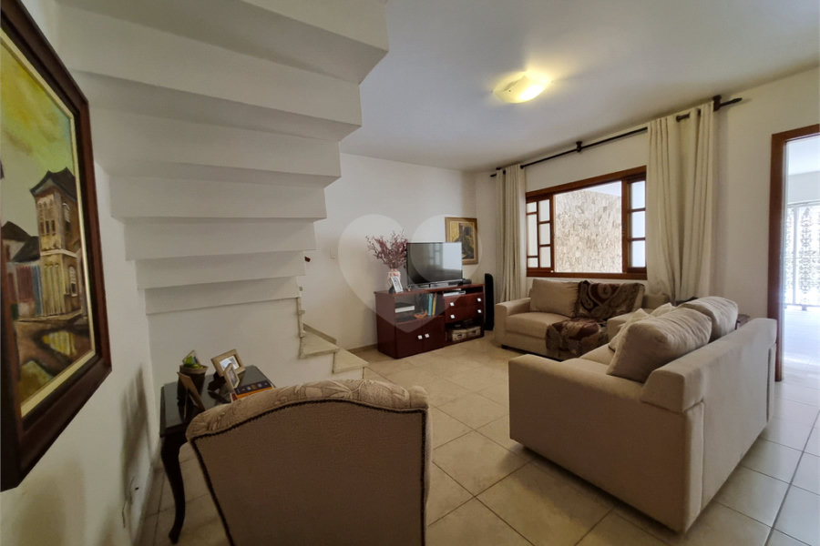 VENDA - Sobrado Jardim França: 135m² | 3 dormitórios (1 suíte) | 2 vagas | Churrasqueira
