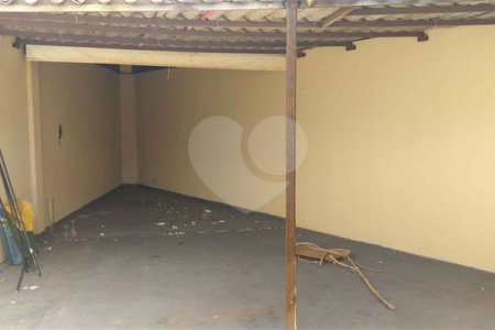 Casa térrea para venda em Araraquara/SP.