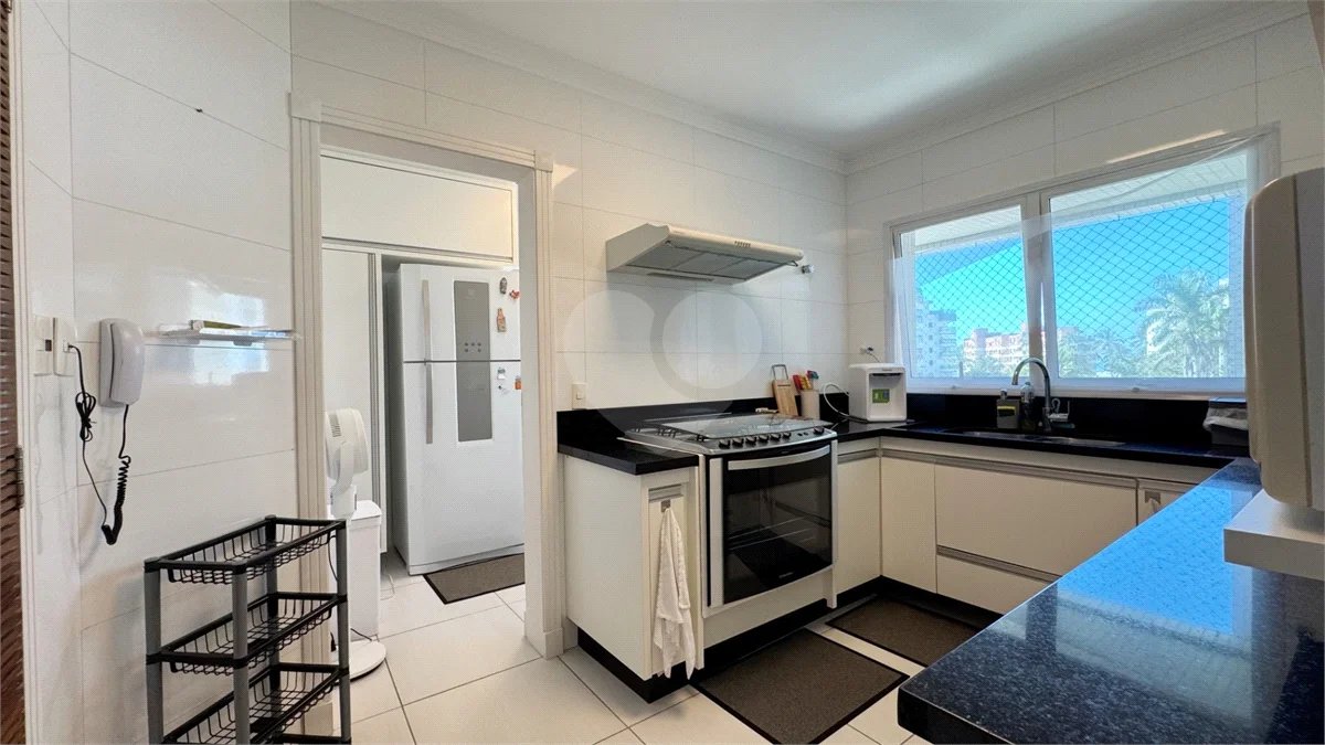 Apartamento à venda com 4 quartos, sendo 2 suítes, em Riviera de São Lourenço, Bertioga, SP