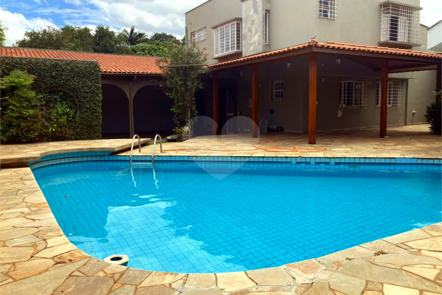 Belíssima casa no bairro Vila Rezende