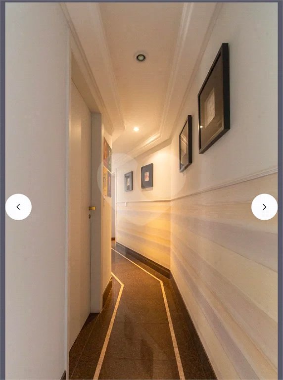 Apartamento de 200m² com 3 dormitórios, 2 suítes e 3 vagas em condomínio 1 por andar.