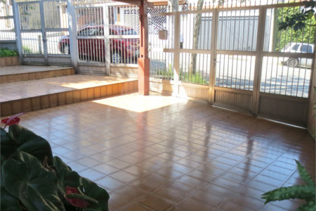 Casa térrea à venda na Saúde c/ 170m2 de construção - 3 Quartos/1 Suíte/4 Vagas na garagem