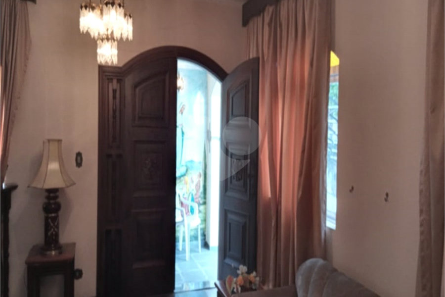 Bonita casa assobradada,no Bairro das Palmas do Tremembé, terreno com 14 X 50 e 350 área construída