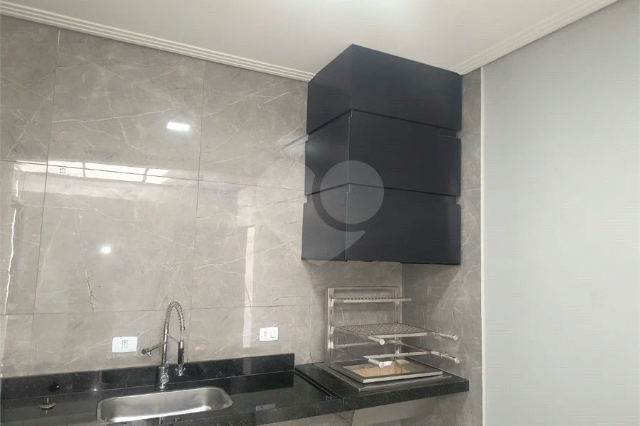casa térrea, recém construida, 3 dormitórios sendo 1 suíte, 2 vagas de garagem, piscina e espaço gourmet