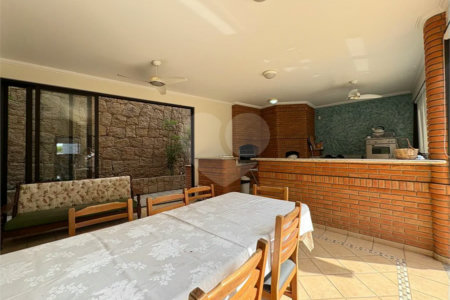 Casa a Venda no Condomínio Vista Alegre - Sede em Vinhedo/SP