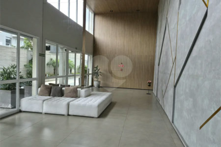 Oportunidade na Vila Leopoldina!! Apartamento com dois dormitórios, sendo uma suíte, dois banheiros, e com duas vagas.