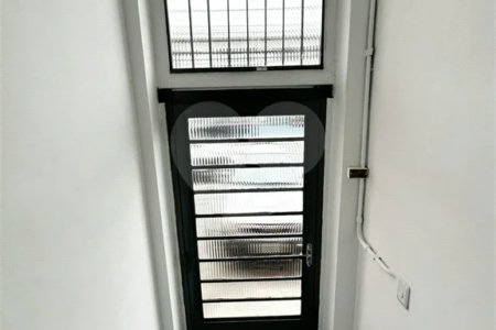 Galpão com 250m² , 4 vagas , para locação em Itaquera.