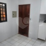 Sobrado a venda.