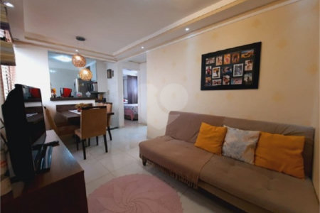 Apartamento no Condomínio Monte Azul .