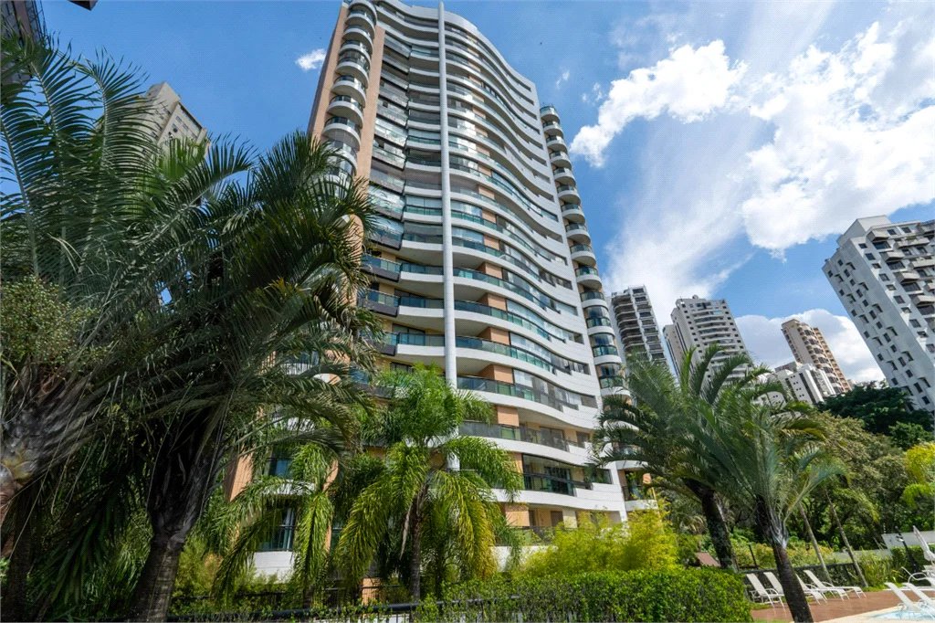 Apartamento tipo para venda com 3 quartos, sendo 3 suítes, 192m² na Vila Suzana