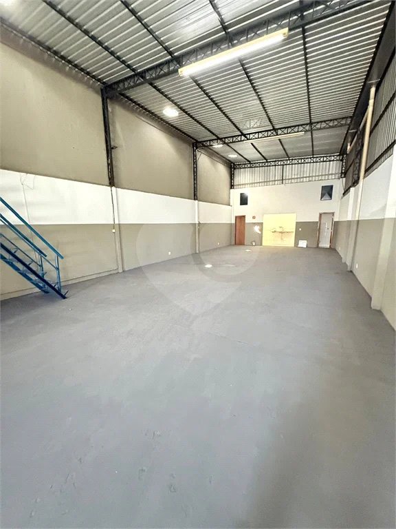 Salão Comercial para alugar no Bairro Água Branca