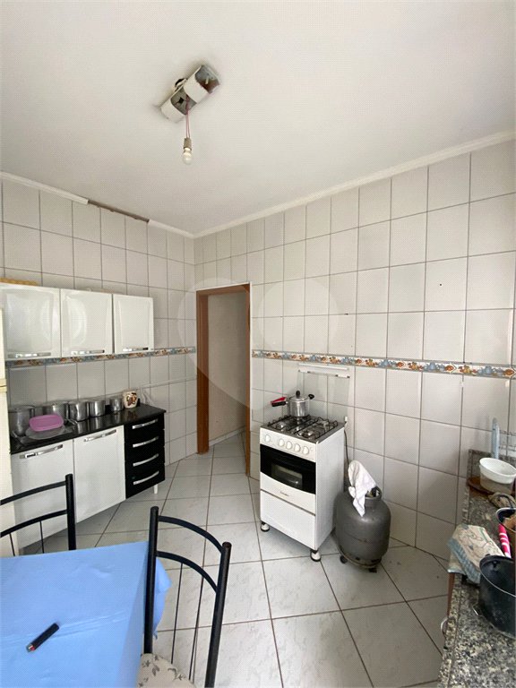 Casa Térrea com 2 dormitórios.
