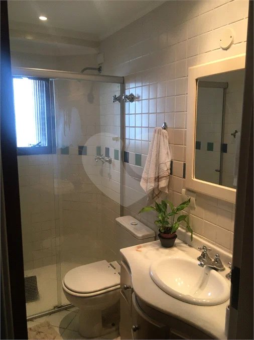 Campo Belo: Elegante Apartamento de 113 m² com Suíte e 2 Vagas em Localização Privilegiada