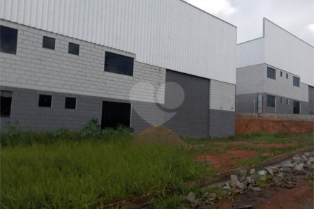 Galpão de 1200 m ² novos para locação em Nazaré Paulista/ Atibaia