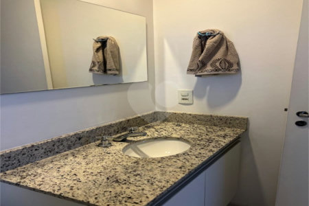 Apartamento à venda no bairro Bela Vista.