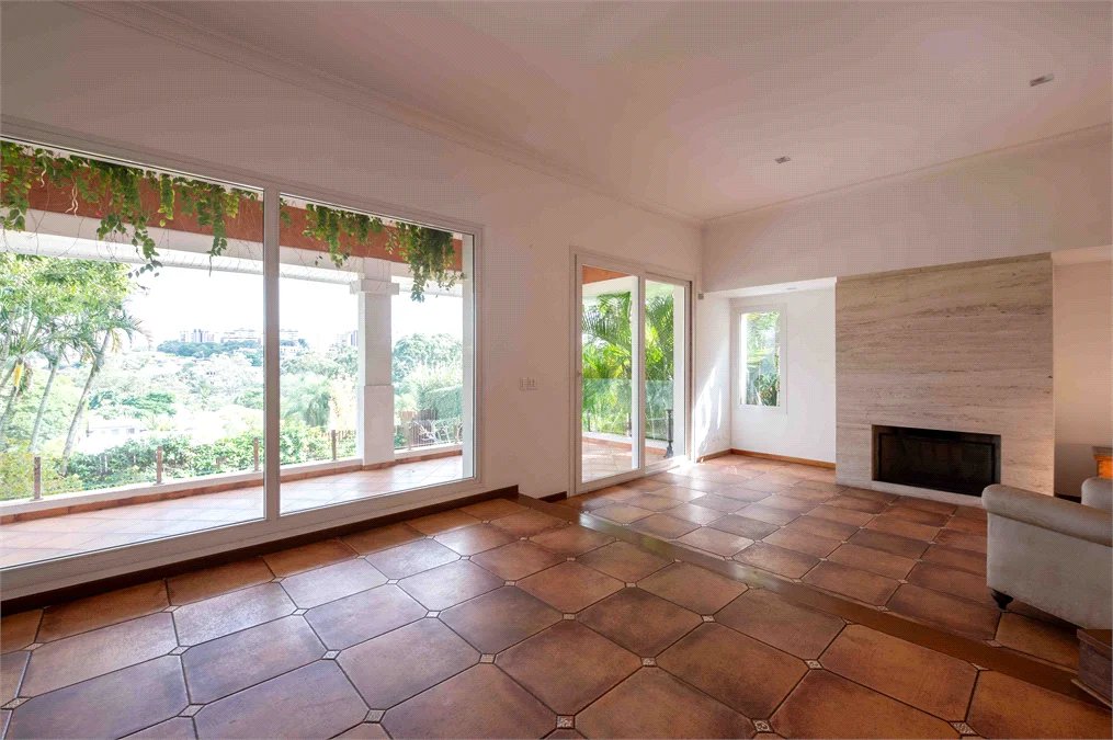 Casa à venda com 6 quartos, sendo 4 suítes,  em Morumbi, São Paulo, SP