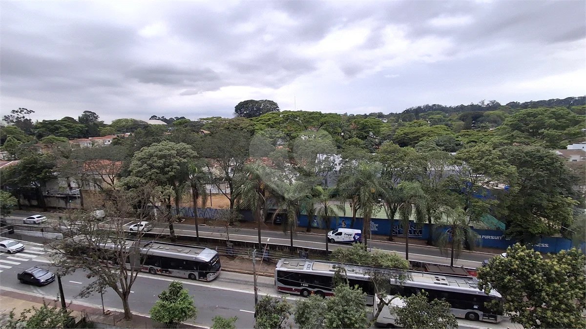Apartamento para alugar com 2 quartos em Santo Amaro, São Paulo, SP