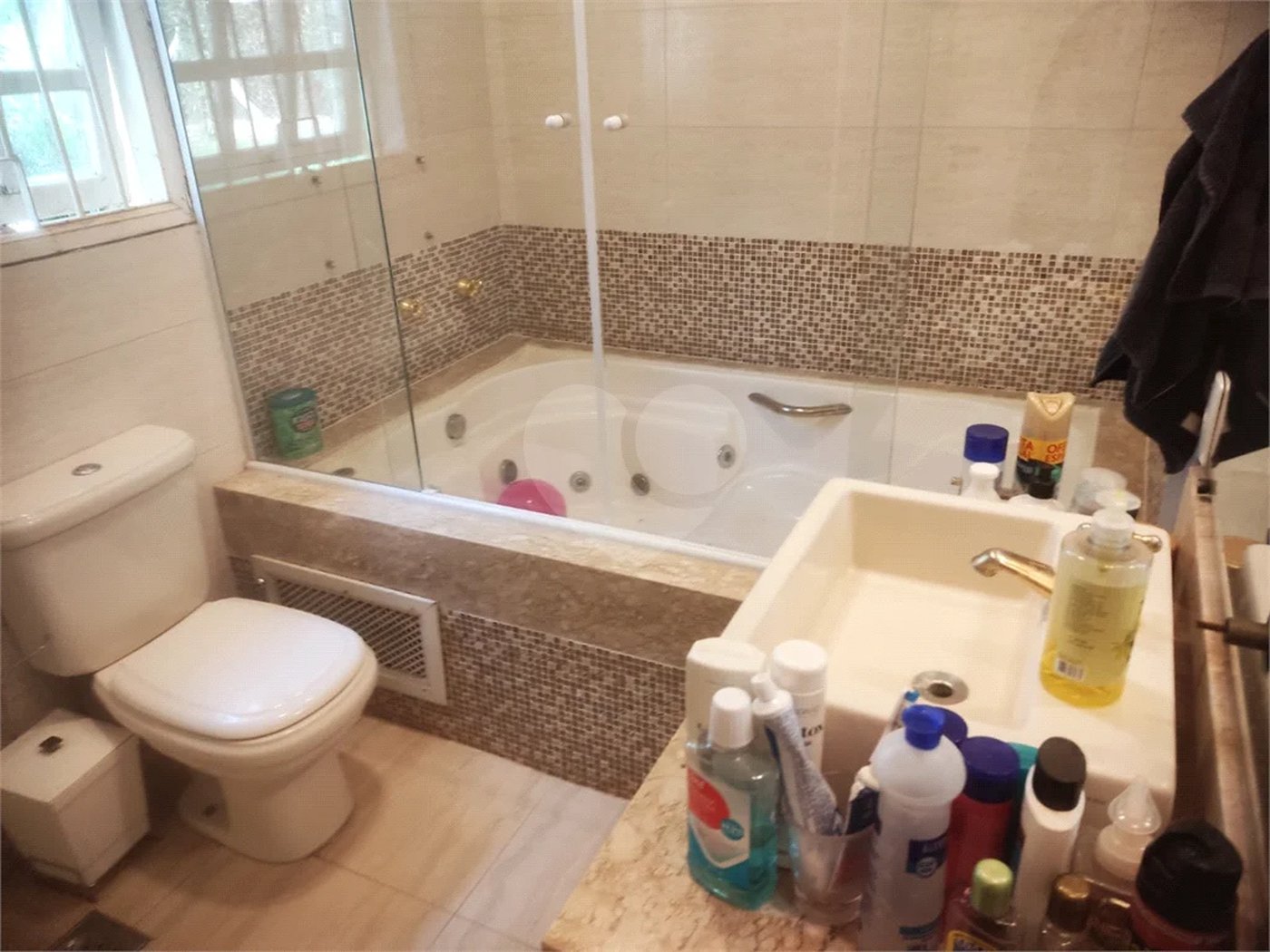 Chácara à venda com 4 quartos, sendo 1 suíte, em Chácaras Polozzi, Louveira, SP