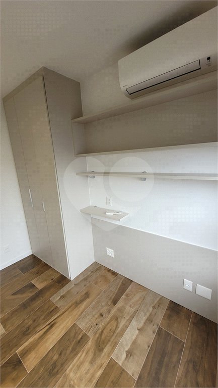 Apartamento de 2 quartos mobiliado à venda no Paraíso