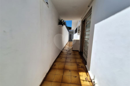 Casa à venda com 2 dormitórios á venda.