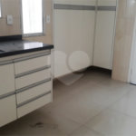 Venda apartamento 2 dormitórios, vaga de garagem fixa, lazer completo. Campo Belo. SP.