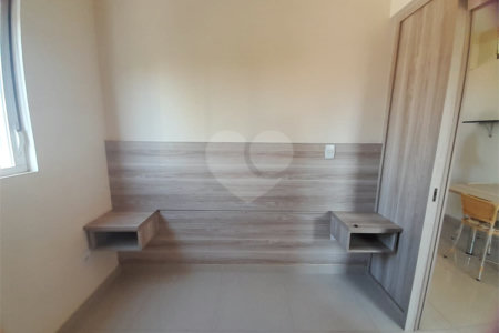 Apartamento à Venda ou para Locação no Edifício Marchal Estilo - São Carlos