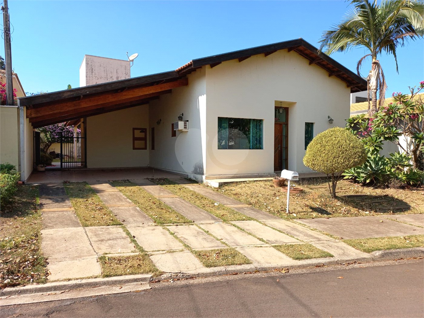 Casa Térrea no Condomínio Damha I,