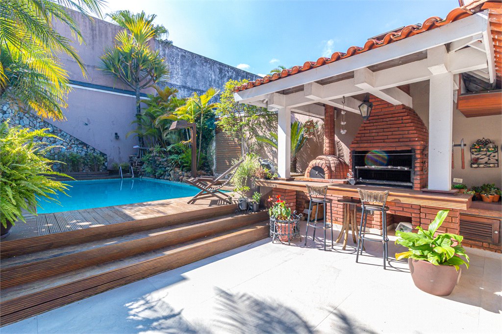 Casa à venda com 3 suítes em Chácara Monte Alegre, São Paulo, SP