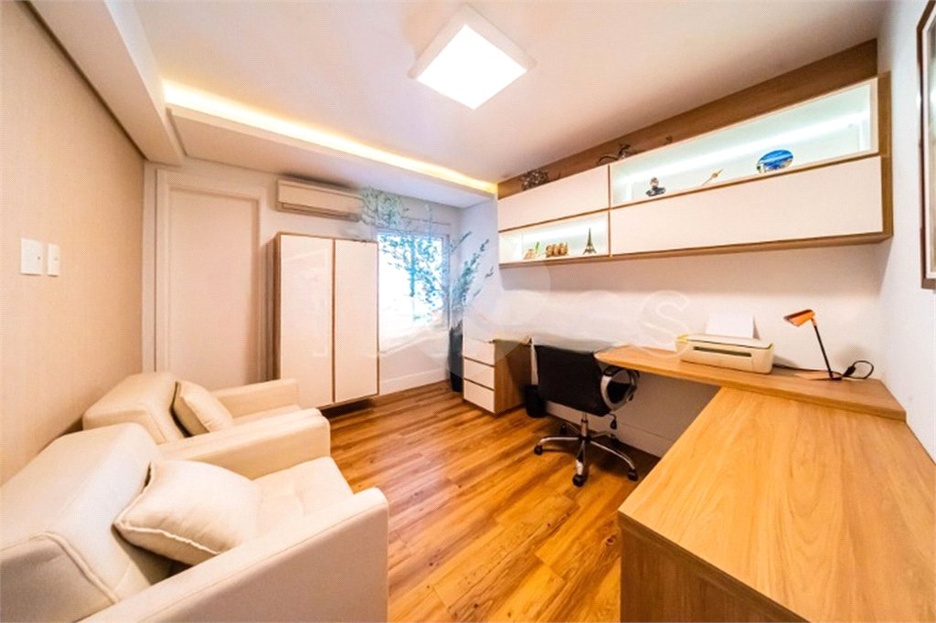 Apartamento na Mooca com 204m² com sacada gourmet com 4 suítes e 4 vagas condominio clube Aceita Permuta