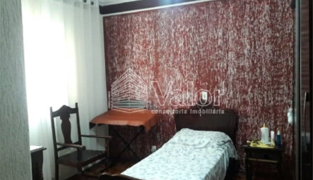 Casa Térrea à venda com 4 quartos, sendo 1 suíte,  em Jardim Real, São Carlos, SP