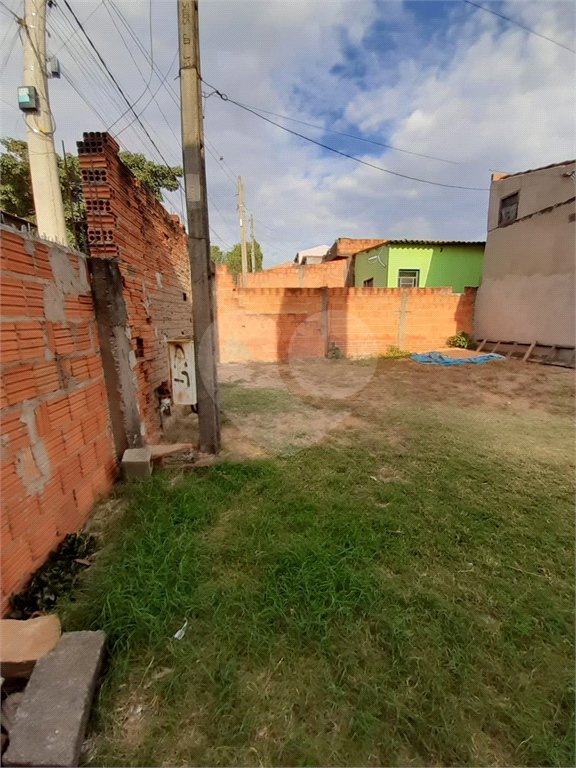 Casa no Antenor Garcia