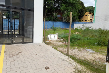 Imóvel Comercial na Rua Miguel Petroni – Localização Estratégica em Frente ao Campus da USP 1