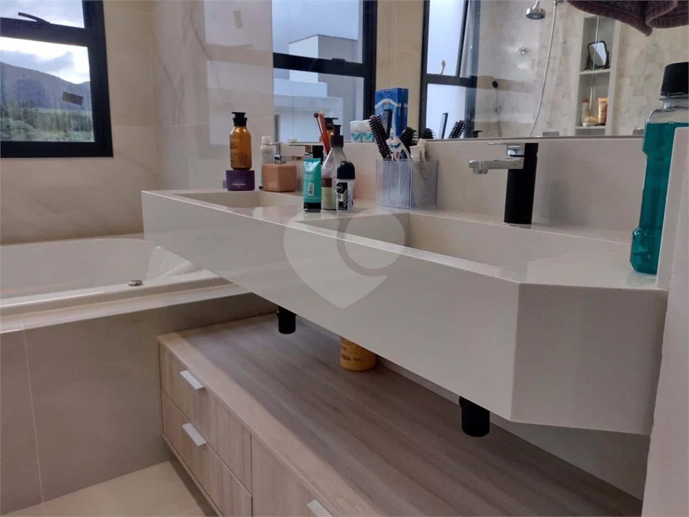 Casa à venda com 4 suítes no condomínio Brisas Jundiaí, Jundiaí - SP