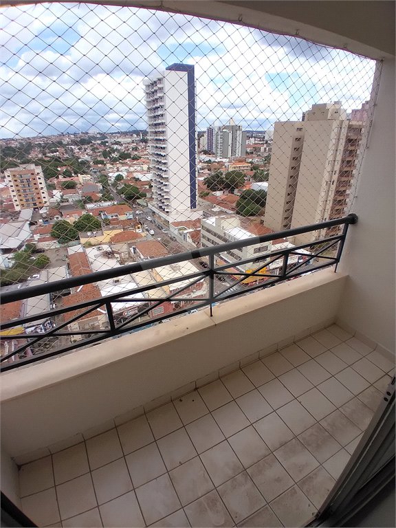 Apartamento com 3 dormitórios sendo 1 suíte.