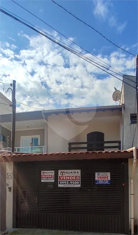 Casa com 180m², 3 dormitórios, 1 vaga, à venda na Vila Scarpelli em Santo André.