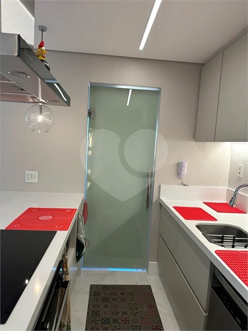 Apartamento de alto padrão com 108 m², 3 dormitórios, 1 suíte, varanda gourmet, planejados, lazer completo e próximo ao Metrô Alto do Ipiranga.