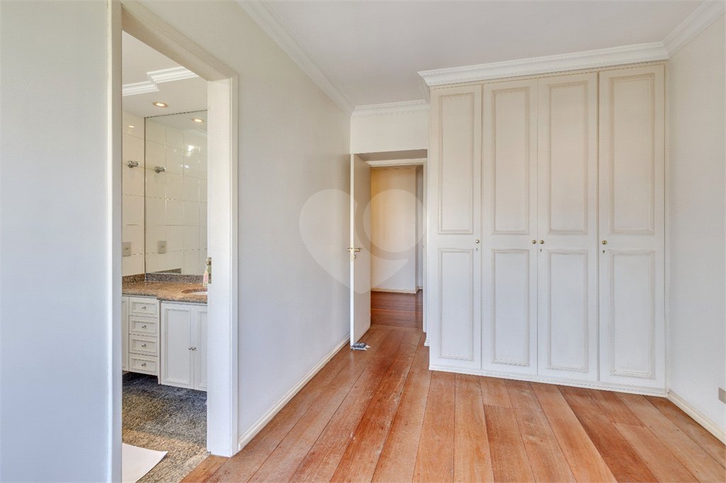 Apartamento à venda com 3 suítes em Campo Belo, São Paulo, SP