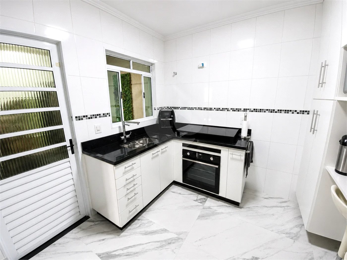 Casa em Condomínio Fechado à Venda na Vila Mazzei | 112 m² úteis | 3 dormitórios | 1 suíte | 2 vagas