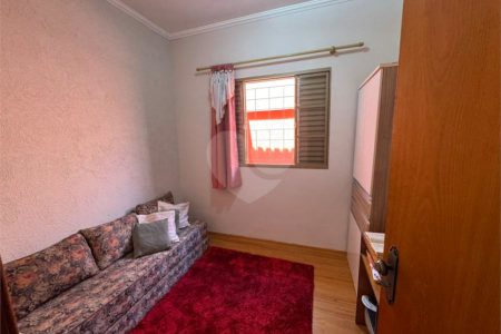 Casa com 03 Dormitórios á venda, em Jardim Alvorada, São Carlos.