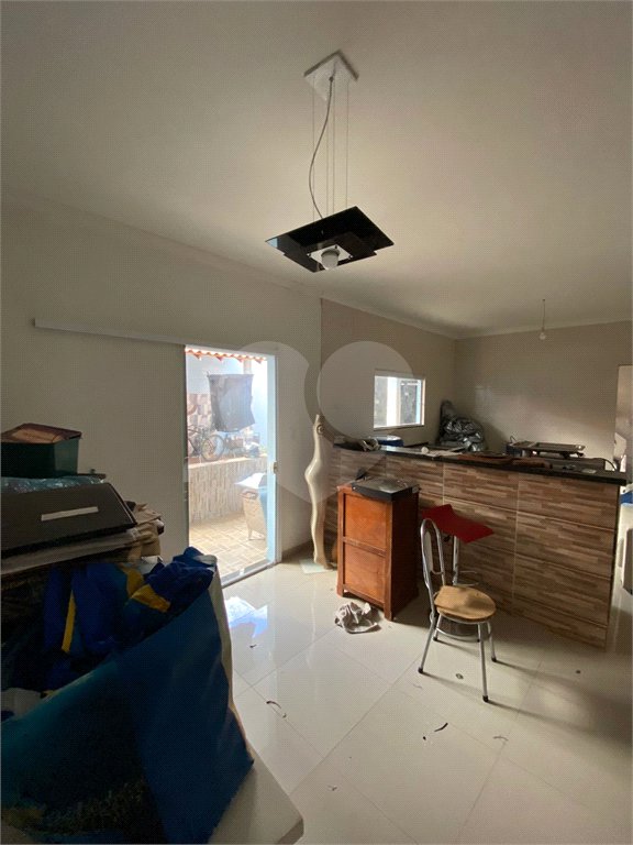 Casa Térrea com 2 dormitórios, sendo 1 suíte.
