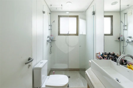 APARTAMENTO COM 3 DORMITÓRIOS, 3 SUÍTES, 3 VAGAS, LAVABO, LAZER, 193 M² - MOEMA
