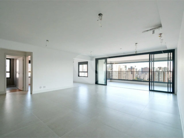 Apartamento à venda com 3 suítes em Ibirapuera, São Paulo, SP