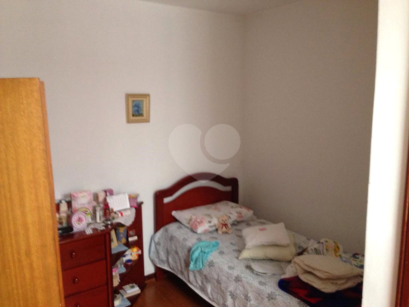 Vende-se Sobrado em Condomínio Fechado – 3 Dormitórios | 180 m²