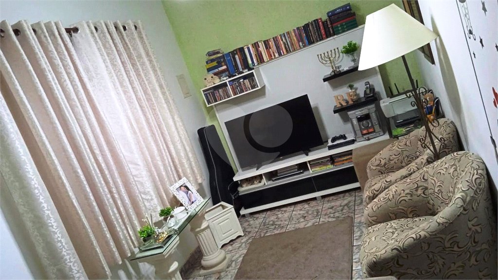 Casa versátil à venda: Casa com 2 Quartos, 3 Unidades Residenciais e Sala Comercial - Louveira